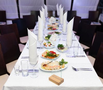 Sala na imprezę z noclegiem | dla kogo i kiedy warto?