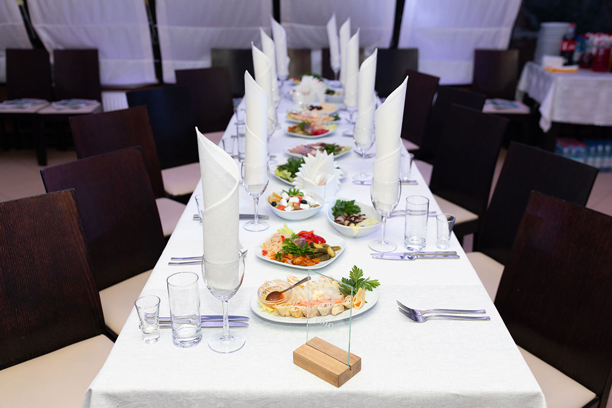 Sala na imprezę z noclegiem | dla kogo i kiedy warto?